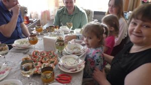 День рождения мужа и дочки в кругу семьи.