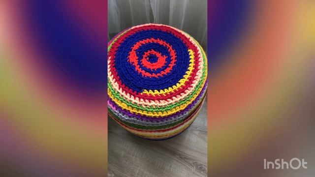 Вязаный пуф крючкомиз пряжисвоими руками.