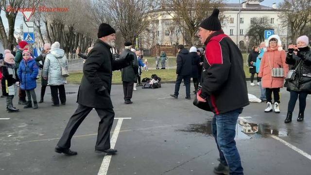 Вот как он танцует в 72 года!!! Кто еще так? смотреть онлайн