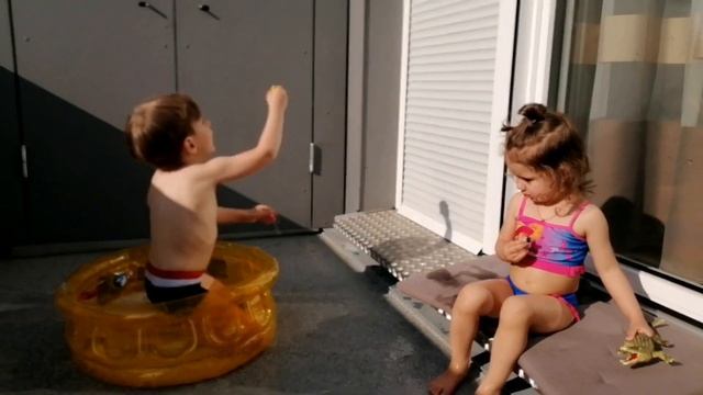 Готовим винегрет и купаемся на балконе!!!! Ужин от мужа.