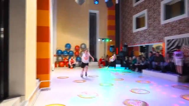 Фитнес-клуб "Зебра". Детские групповые занятия: функциональные, фитнес-йога, аквамикс. #fitnessday смотреть онлайн