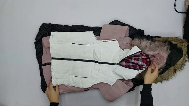 27207 Куртки женские L.AN (extra) 6 пак 45.3кг 5.5€/кг 58шт