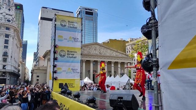 Прогулка по Сан-Тельмо. День Иммигранта и Plaza de Mayo. Старинный трамвай в Caballito. Буэнос Айре смотреть онлайн