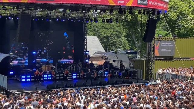 Pitbull - International Love at PwC Promotion Day 2022 смотреть онлайн