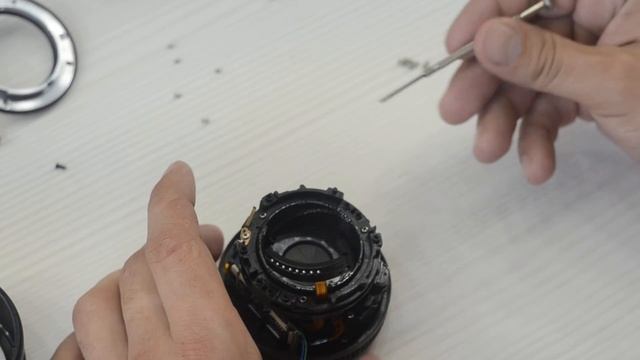 Разбор Nikkor 35mm 1.8G DX