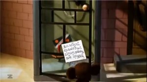 Cheburashka song (Песня Чебурашки) with double subtitles.