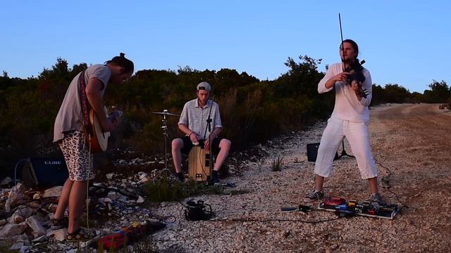 The Trouble Notes - Rocky Roads to Republique (LIVE) смотреть онлайн