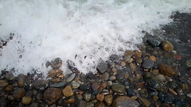 Море бушует в Батуми смотреть онлайн