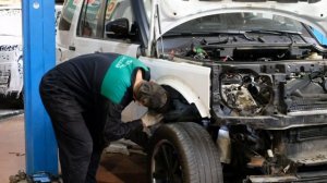 «Отрыв» кузова Land Rover от рамы