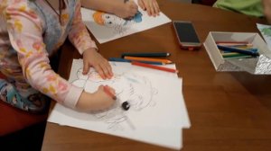 Рисуют дети Как научить ребенка рисовать Как рисовать красиво