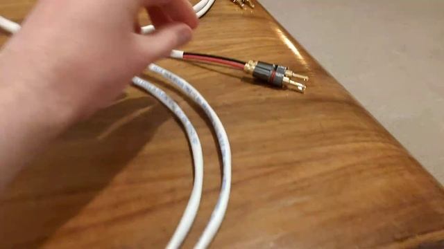 Blue Jeans speaker and RCA cable overview смотреть онлайн