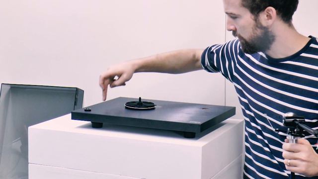 How to Change or Remove a Rega Tonearm смотреть онлайн