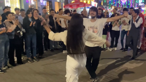 Девушки Танцуют Классно Узбекистан ALISHKA Ташкент Лезгинка 2023 Uzbekistan Lovzar Dance Lezginka