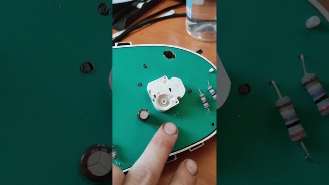 ремонт стрелок щитка приборов после вмешательства кривых рук ваз 2110 калина приора смотреть онлайн