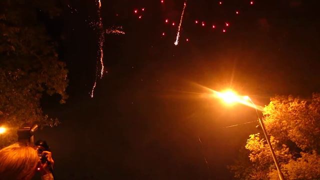 Салют в честь 1025-летия крещения Руси смотреть онлайн