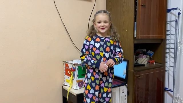 Девочкам пришла доставка❤️Неужели Ника будет в платьице?Обзор?Ева лепит снеговика?