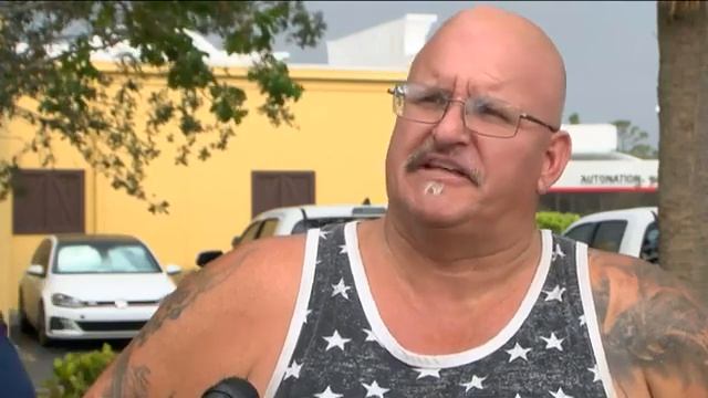 Why do Jeeps have little rubber ducks on the dashboard? смотреть онлайн