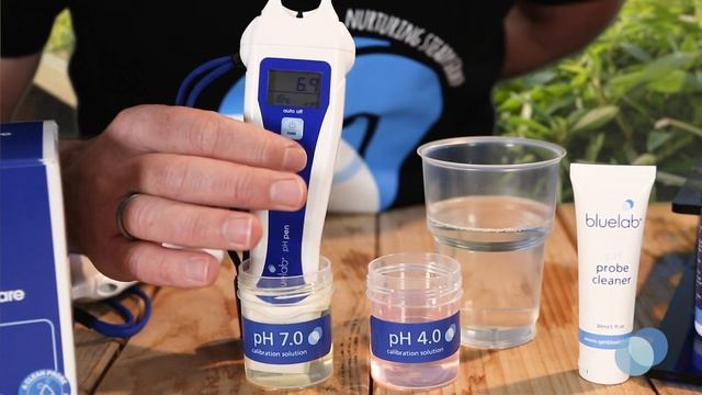 Bluelab pH pen - Cleaning and calibration video смотреть онлайн