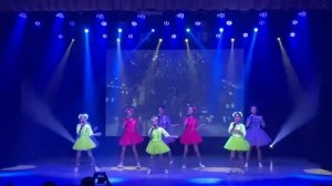 Ансамбль Супер-кидс. На большом воздушном шаре