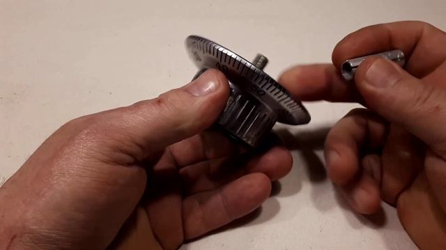 Вскрыть сейф Safetronics. Взломщики сломали кодовый замок La Gard. Неудачная попытка взлома сейфа. смотреть онлайн