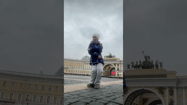 В Санкт-Петербурге на триумфальной арке🥰🌸 смотреть онлайн