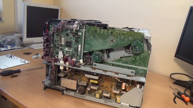 HOW TO FIX 59.F0 ERROR ON HP COLOR LASERJET CP3525, EASY FIX смотреть онлайн