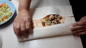 Шаурма по-домашнему!!! 3 способа завернуть шаурму! Быстрая шаурма!