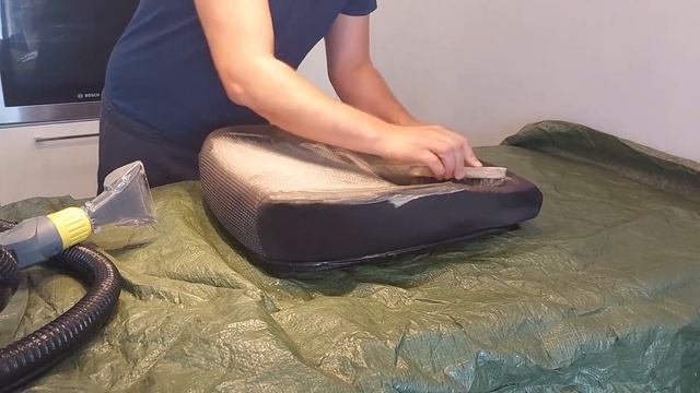 Чистка сидения автомобиля моющим экстрактором Kärcher. смотреть онлайн