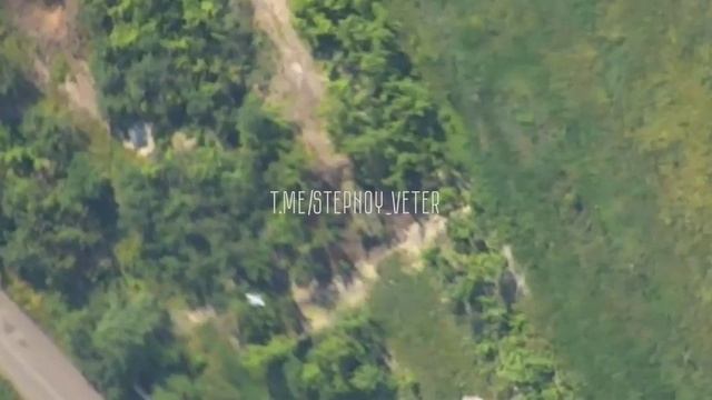 Уничтожение САУ ВСУ дроном-комикадзе ﹤﹤Ланцет﹥﹥. смотреть онлайн