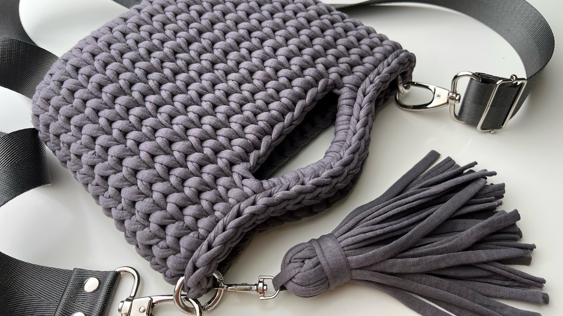 Эта малышка взорвала интернет?, вязаная крючком мини-сумка за 1 вечер легко! смотреть онлайн