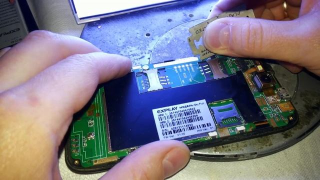 Как разобрать Explay Sky Plus. Не включается. Разборка и ремонт кнопки включения смотреть онлайн