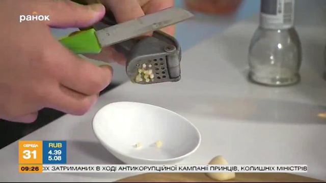 Омлет в помидоре - Кухня холостяка смотреть онлайн