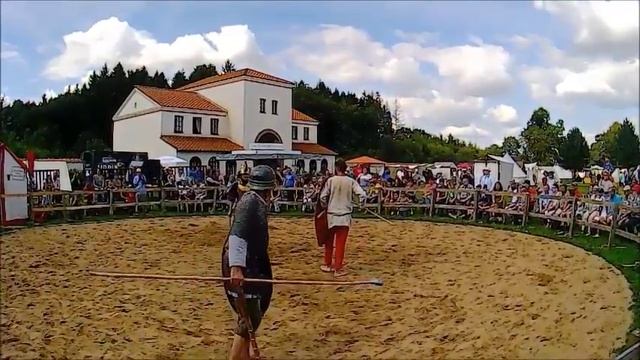 2/2 Vorführung der Barbarengruppe Lucilinburhuc in Perl 2016 смотреть онлайн