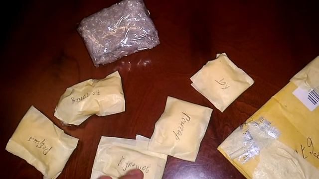 Бегу на почту - продал ладанки, кресты,янтарь и монеты смотреть онлайн