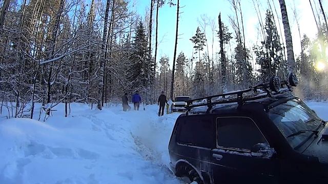 НИВЫ по жесткому и глубокому снегу! 31 колеса не помогли! смотреть онлайн
