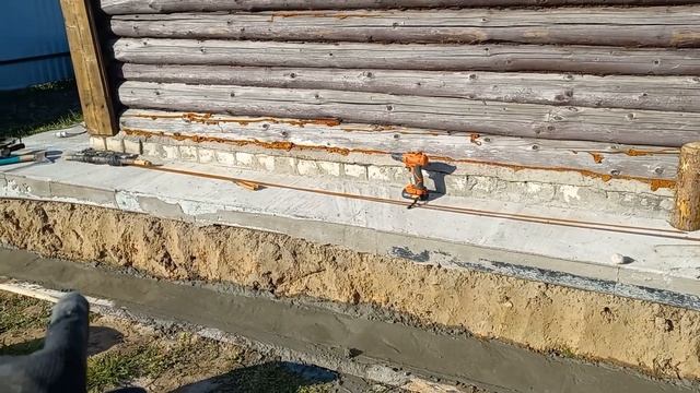 Подпорная стена из натурального камня. Опалубка, фундамент и кладка полевого камня. смотреть онлайн