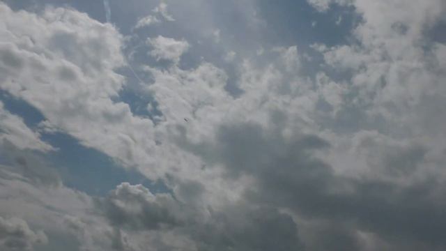 МАКС-2017. "Балтийские пчелы" («Baltik Bees Jet Team») смотреть онлайн