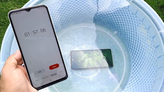 Samsung Galaxy A53 5G Water Test | Galaxy A53 Water Resistant? смотреть онлайн