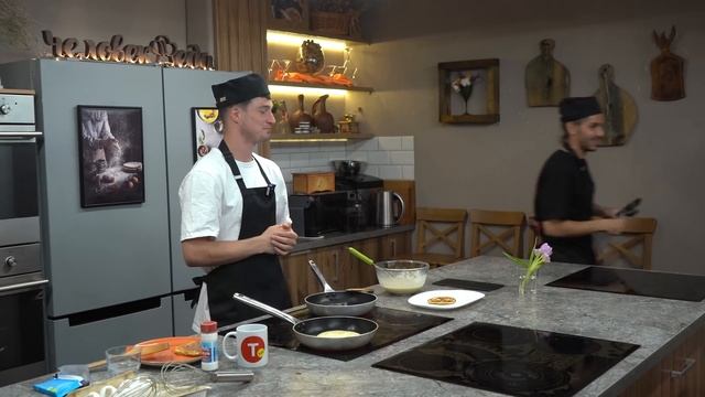 КУЛИНАРНЫЕ ИСТОРИИ#1 / ГОТОВИМ ПАНКЕЙКИ С МАННОЙ / УГНАЛИ ТАЧКУ смотреть онлайн