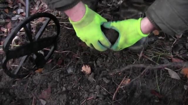 Нашли потерянные боеприпасы Колчака ))) Коп Металлоискатель Minelab Safari смотреть онлайн