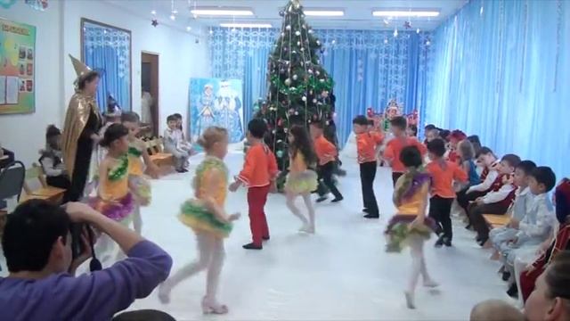 Танец "Мамбо" в детском саду смотреть онлайн
