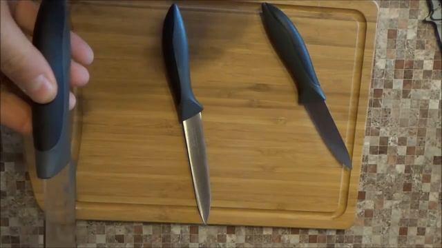 Ножи Rondell Primarch RD-462 (очень острые) и разделочная доска.