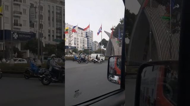 Едим из аэропорта Хошимина смотреть онлайн