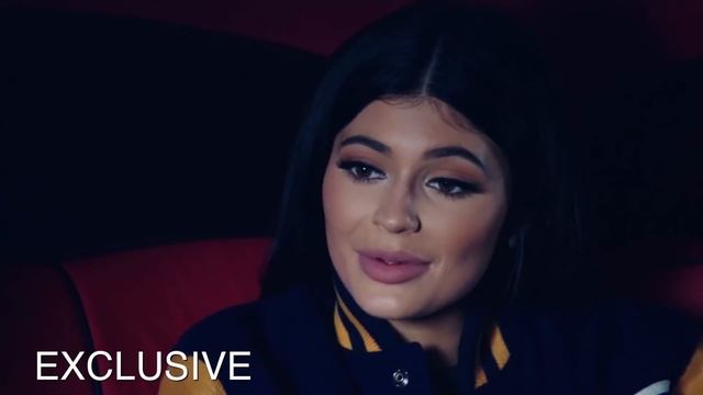 Kylie Jenner Reveals Photos Without Baby Bump смотреть онлайн