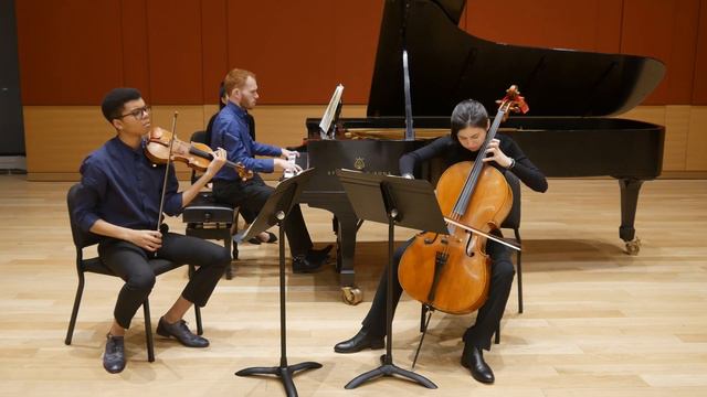 Trio Gaia | Mieczysław Weinberg | Piano Trio Op. 24, III. Poem смотреть онлайн