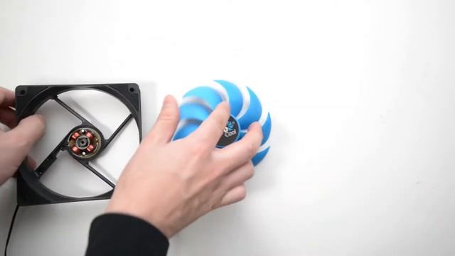 AeroCool Motion 12 PC FAN Convenient Maintenance смотреть онлайн