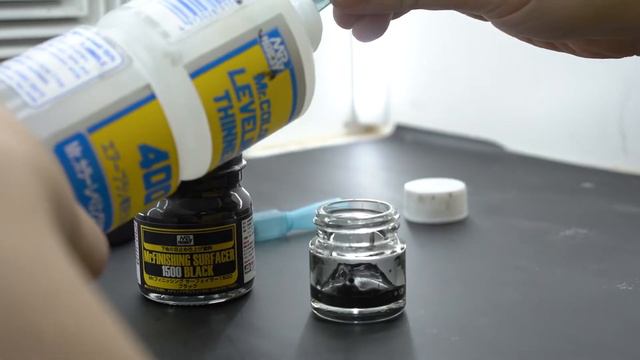 PERBEDAAN CAT DASAR HITAM DAN ABU MR HOBBY SURFACER 1500 смотреть онлайн