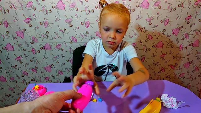 открываем крутые игрушки для девочек wow world orbeez и bananas / Daria Di Show смотреть онлайн