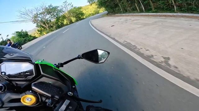 ZX4RR Pros and Cons | Bike Of The Year? смотреть онлайн