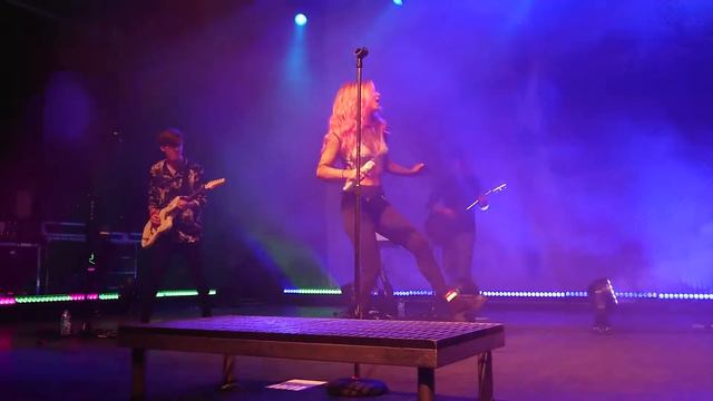 Almost Forgot - Against the Current (02 Forum Kentish Town 29/09/18) смотреть онлайн